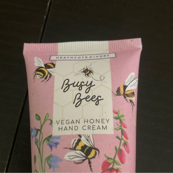 Heath Cote & Ivory Busy Bees Vegan Honey Hand Cream. 3.4 fl oz. PETA approved - Picture 2 of 3